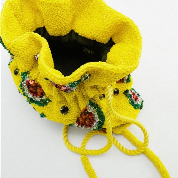 BLOGGERS FAV ZARA WATERMELON BEADED BUCKET BAG - Picture 4 of 8